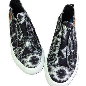 Blowfish Malibu Play Slip-On Sneaker Women's Black & White Tie-Dye Size 7.5